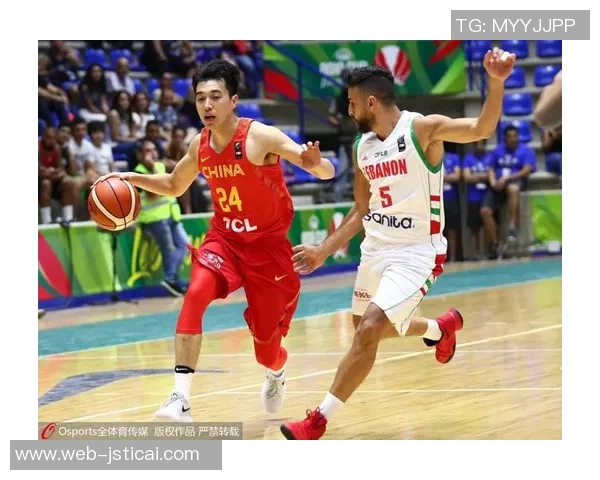 中国男篮蓝队迎战黎巴嫩队全力争胜展现实力与团结精神