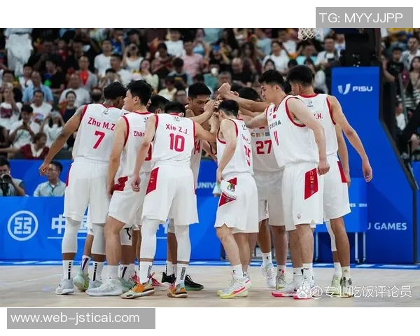 周鹏的篮球之路：从青涩少年到赛场传奇的成长历程与心路历程